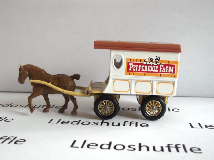 DG03004, Horse Drawn Delivery Van, Pepperidge Farm, No DG on base