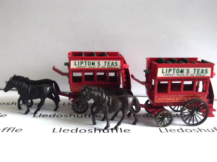 DG04000b, Horse Drawn Omnibus, Victoria & King's Cross, Lipton's Teas, Differing Horses and Castings