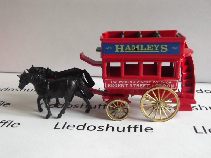 DG04008, Horse Drawn Omnibus, Hamleys Toyshop