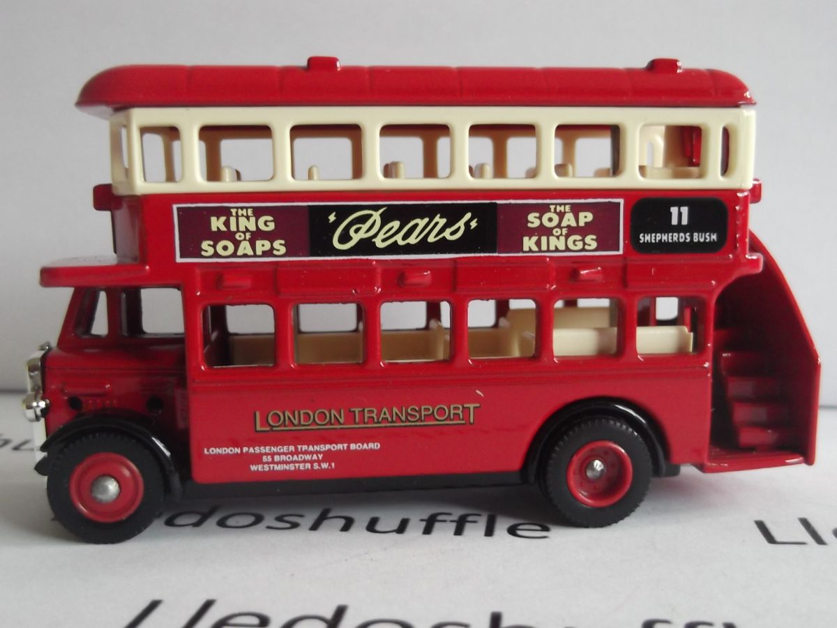 DG15035, AEC Regent Double Deck Bus, London Transport, Pears, The King ...