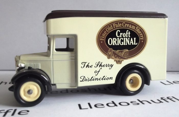 DG16002, Dennis Parcels Van, Croft Original Dry Sherry, Variations available