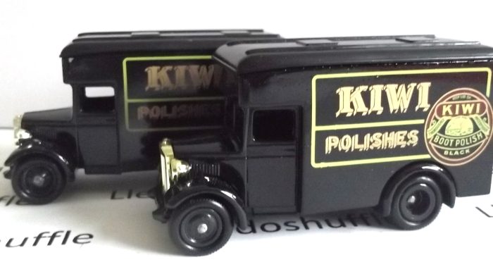 DG16006, Dennis Parcels Van, Kiwi Polishes, Kiwi Boot Polish