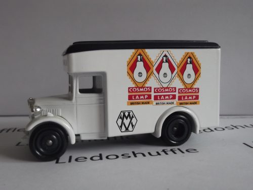 DG16020, Dennis Parcels Van, Cosmos Lamp