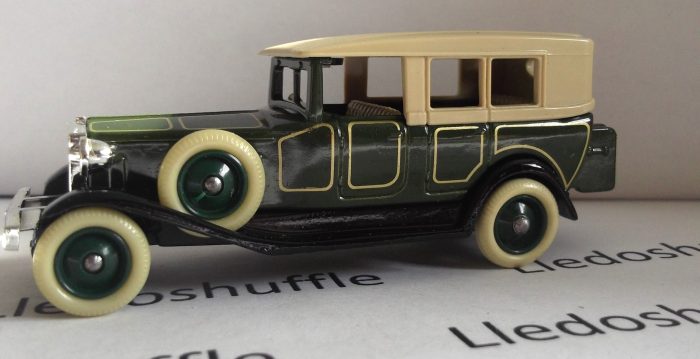 DG38000, Rolls Royce Silver Ghost Saloon, Dark Green with Coach Lines