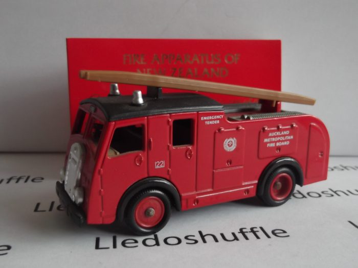 DG060, Code 3, Dennis Fire Engine, Auckland Metropolitan Fire Board, Emergency Tender, ladder