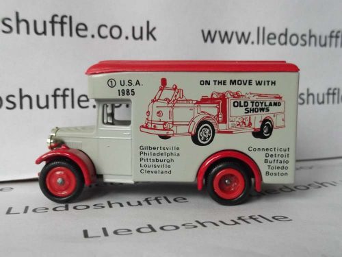 LP16007, Dennis Parcels Van, On the Move with Old Toyland Shows, USA 1985, John Carlyle Toy Show