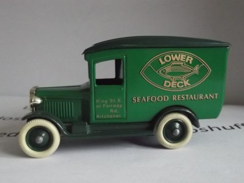 LP21039, Chevrolet Van, Lower Deck Seafood Restaurant, Kitchener, Canada
