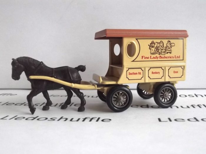 DG03002, Horse Drawn Delivery Van, Fine Lady Bakeries, Banbury, Oxon, DG2-DG3 on base