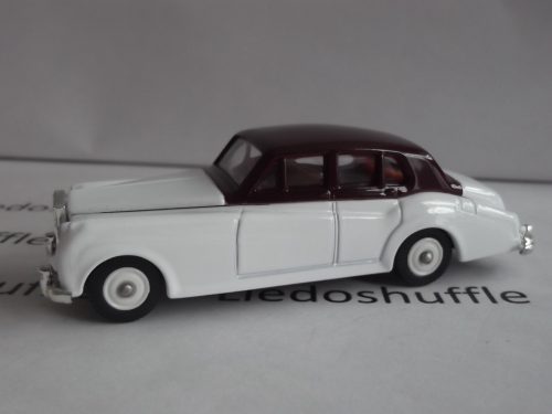DG89000, Rolls Royce Silver Cloud, White and Maroon