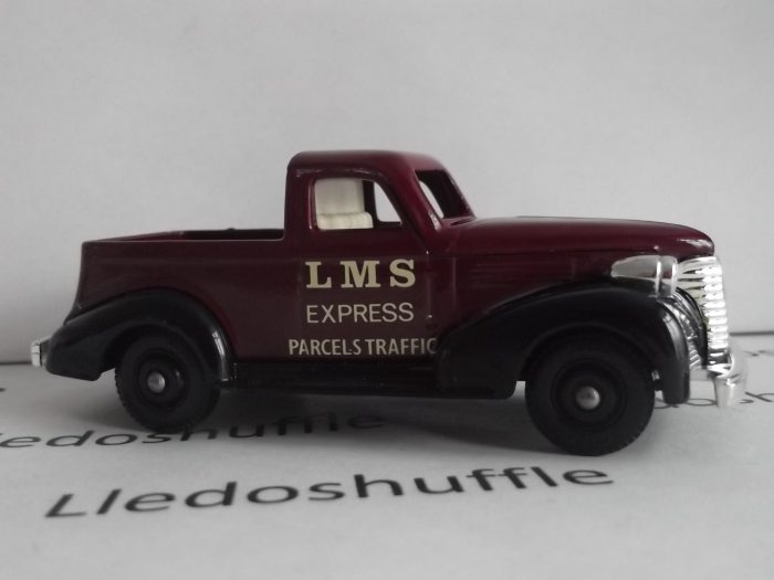 DG036, Code 3, Chevy Pick Up, LMS Express Parcels Traffic - Image 2