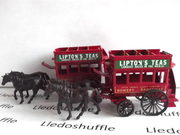 DG04001, Horse Drawn Omnibus, Bowery to Broadway, Lipton's Teas, Differing Horse Colours