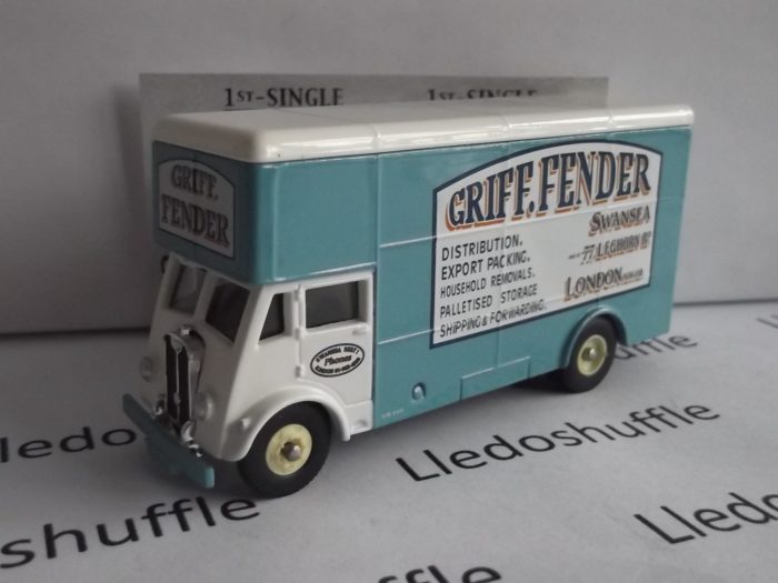 DG146012, Guy Pantechnicon, Griff. Fender, Swansea