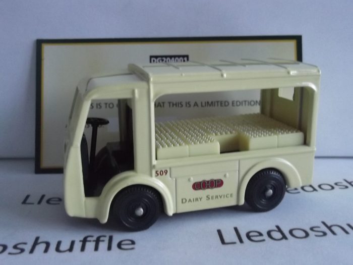 DG204001, Electric Milk Float, Co-op Dairy Service