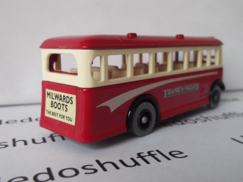 LP017, Code 3, AEC Regal Single Deck Bus, Thames Valley, Milwards Boots