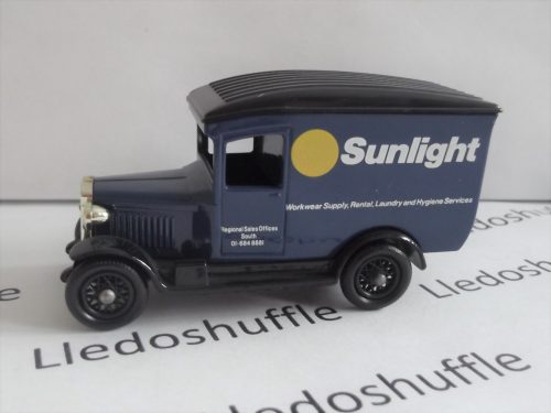 LP21040, Chevrolet Van, Sunlight