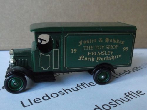 PV043, Code 3, Morris Van, Foster & Hawkes, The Toy Shop, Helmsley 1995