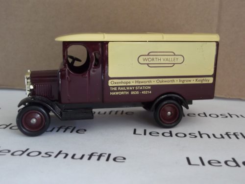 LP43036, Morris Van, Worth Valley Railway, Oxenhope-Haworth-Oakworth-Ingrow-Keighley