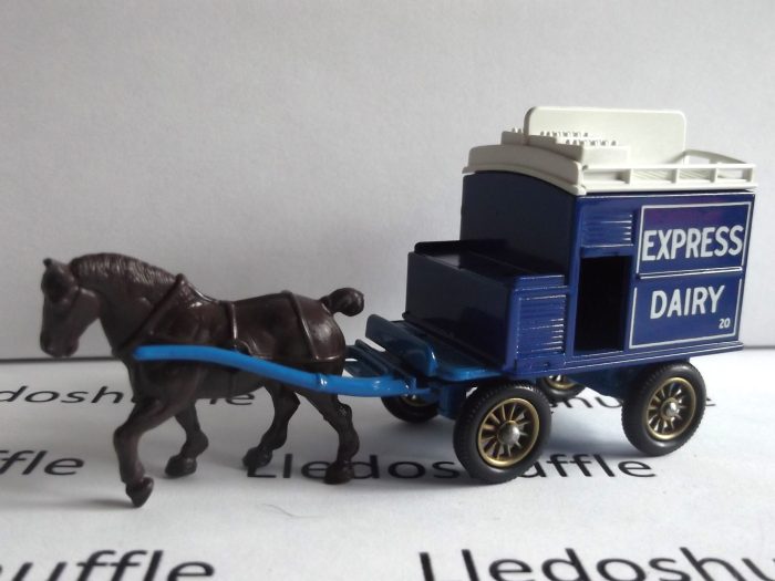 DG02000, Horse Drawn Milk Float, Express Dairy, with Body Line, Brown Horse