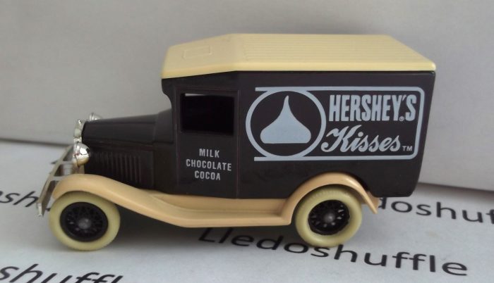 DG13023, Model A Ford Van, Hershey's Kisses