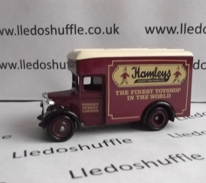 DG16022, Dennis Parcels Van, Hamleys, The Finest Toyshop in the World