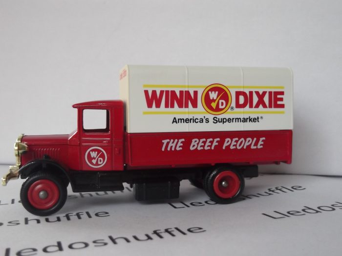 DG28012, Mack Canvas Back Truck, Winn Dixie, America's Supermarket, The Beef People