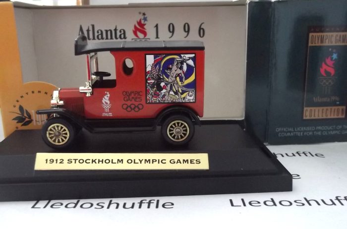 DG06136, Model T Ford Van, 1996 Atlanta Olympic Games, 1912 Stockholm, Olympic Torch to door