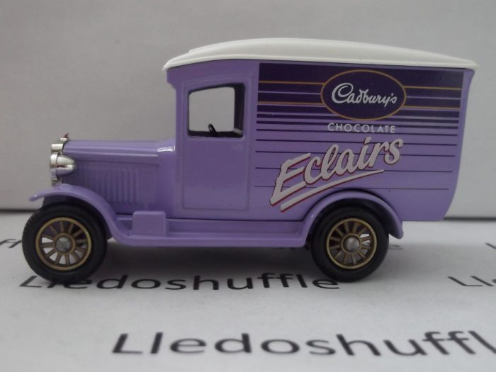 LP21094, Chevrolet Van, Cadbury's Chocolate Eclairs