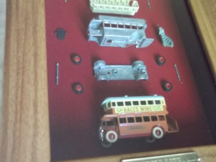 DG15007 Showcase, AEC Regent Double Deck Bus, Hall's Wine Wall Display - Image 4