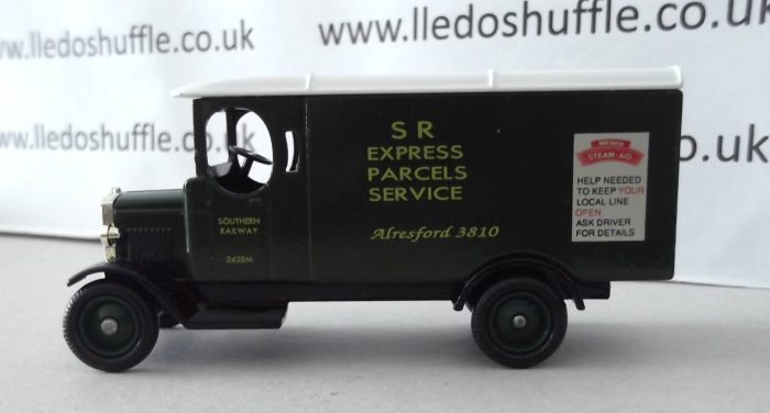 LP43026, Morris Van, SR (Southern Railway) Express Parcels Service, Alresford, Hampshire