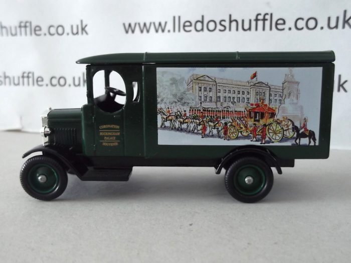 LP43063, Morris Van, Coronation Souvenir, Buckingham Palace