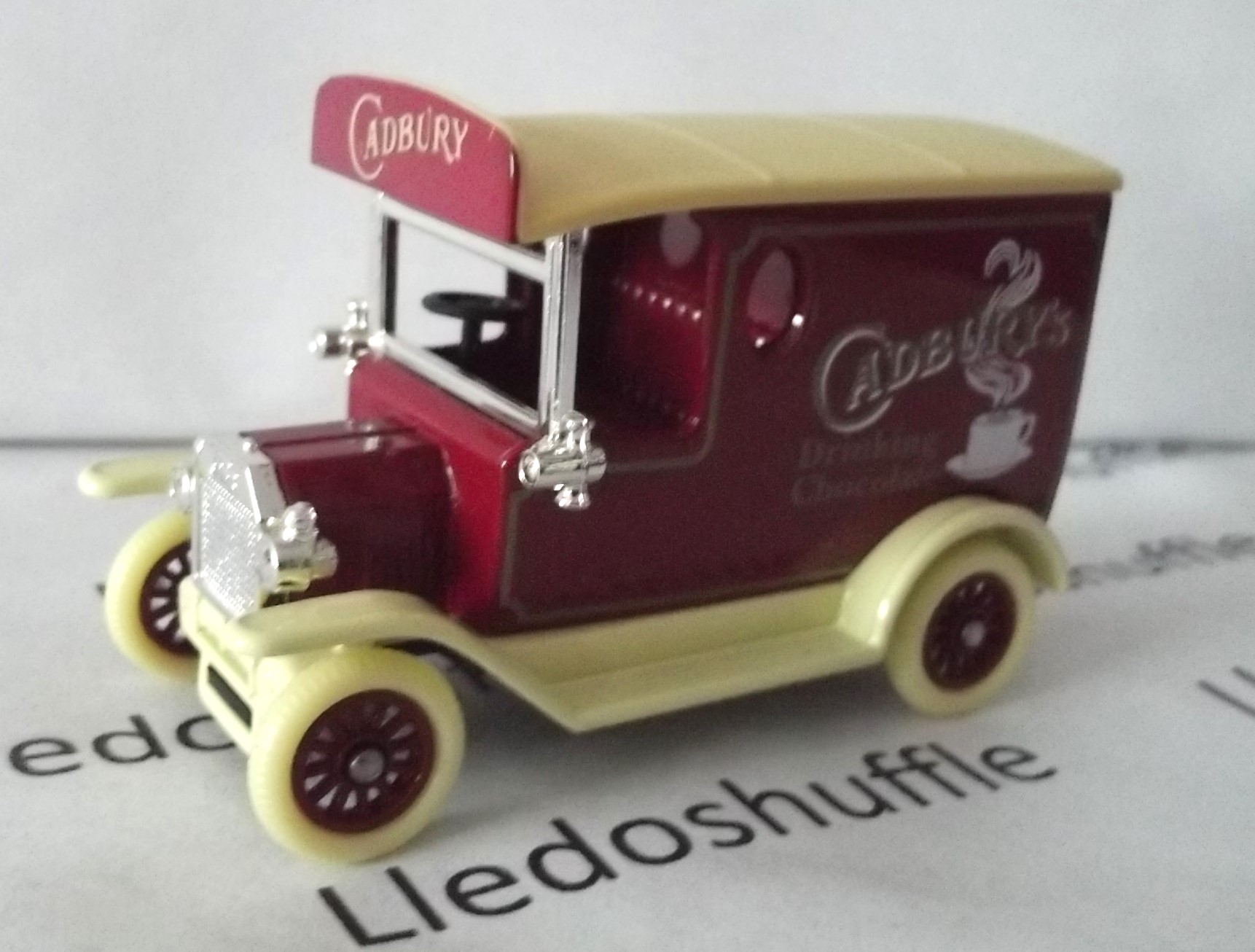 LP06-1018, Model T Ford Van, Cadbury's Drinking Chocolate