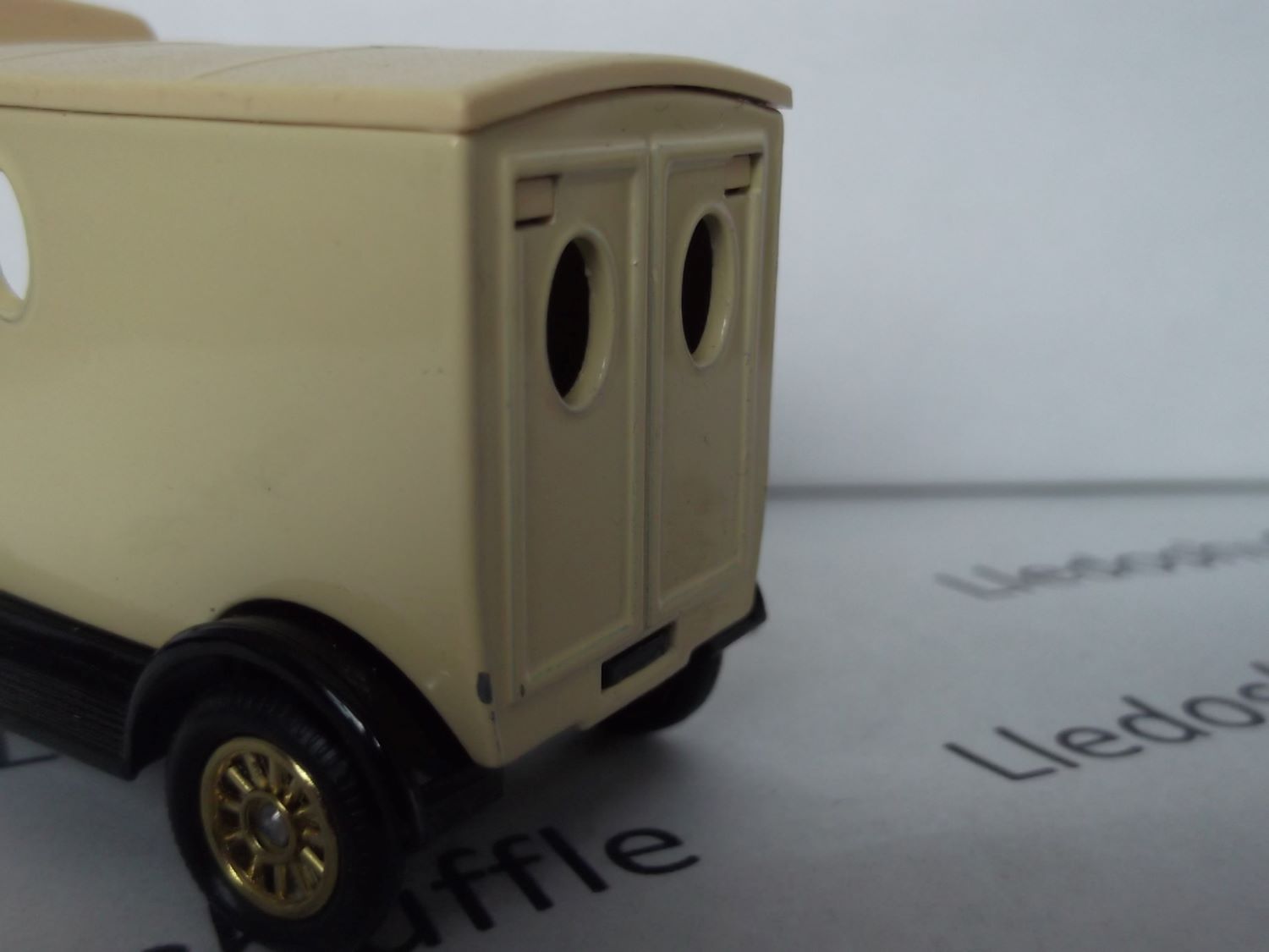 LP006, Code 3, Model T Ford Van, Cream Colour Sample, BBR Type: ELC - Image 6