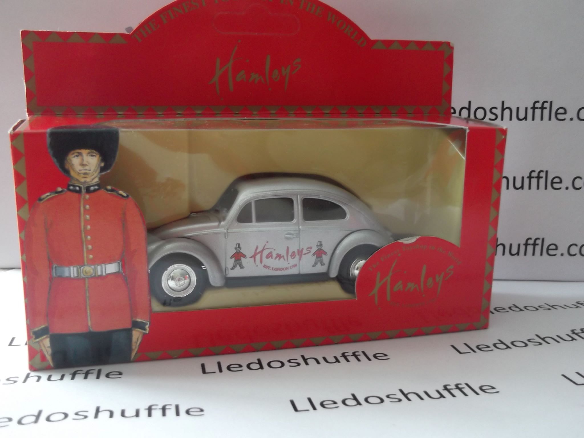 DG72004, VW Volkswagen Beetle, Hamleys Toyshop, Oval Screen Rear Window - Image 3
